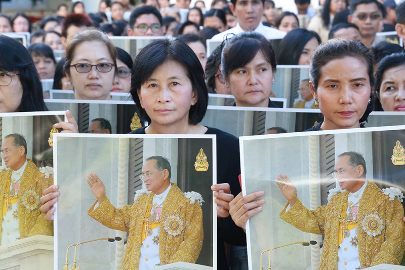 สืบสานวัฒนธรรมไทย ลอยกระทงร่วมใจถวายพ่อ