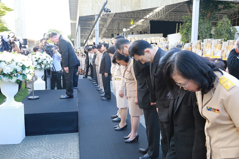 สืบสานวัฒนธรรมไทย ลอยกระทงร่วมใจถวายพ่อ