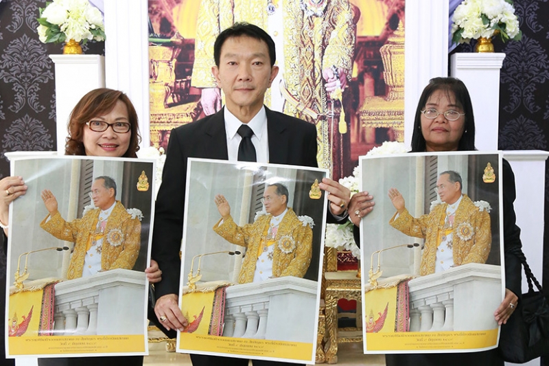 สืบสานวัฒนธรรมไทย ลอยกระทงร่วมใจถวายพ่อ