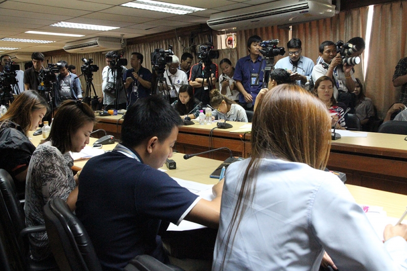 แถลงข่าว สตง. ตรวจสอบไฟประดับ กทม. 39.5 ล้านบาท