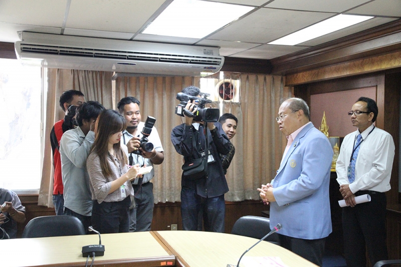 แถลงข่าว สตง. ตรวจสอบไฟประดับ กทม. 39.5 ล้านบาท