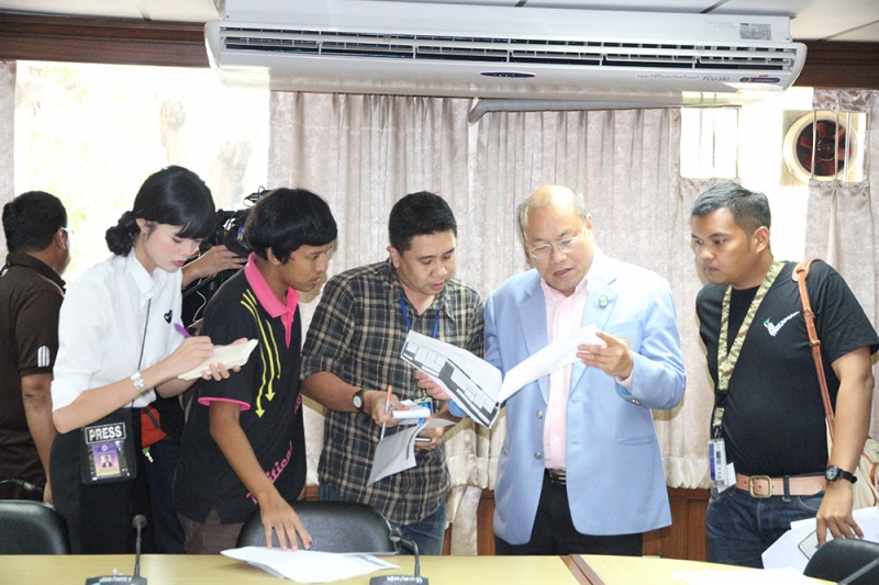 แถลงข่าว สตง. ตรวจสอบไฟประดับ กทม. 39.5 ล้านบาท