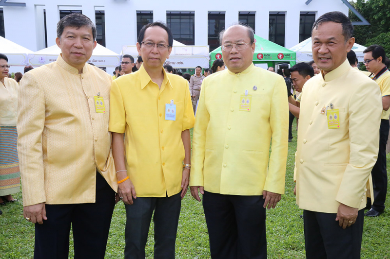 พิธีตักบาตรถวายเป็นพระราชกุศล และพิธีเจริญพระพุทธมนต์ถวายพระพรชัยมงคล  