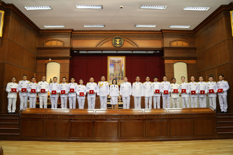 พิธีรับพระราชทานเครื่องราชอิสริยาภรณ์ชั้นสายสะพาย
