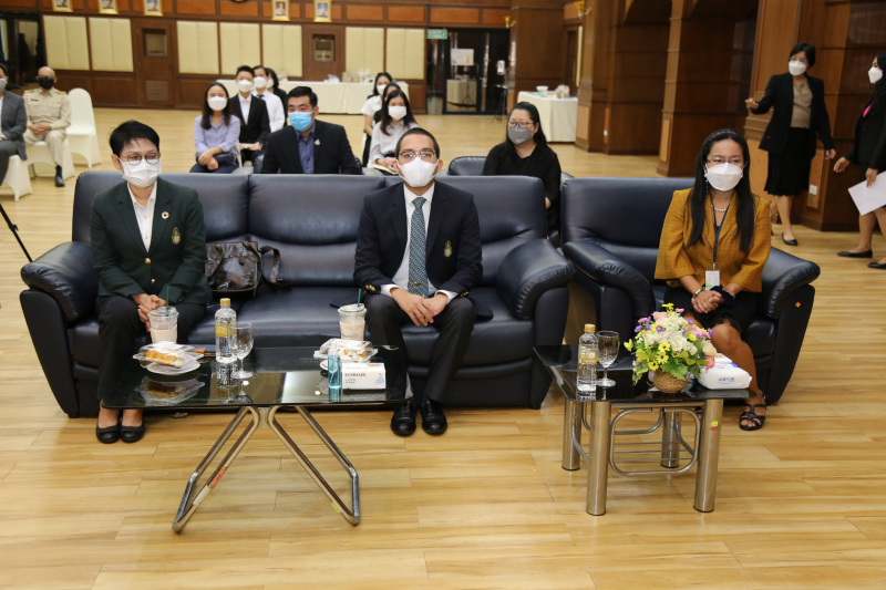 พิธีมอบรางวัลพร้อมเกียรติบัตร The