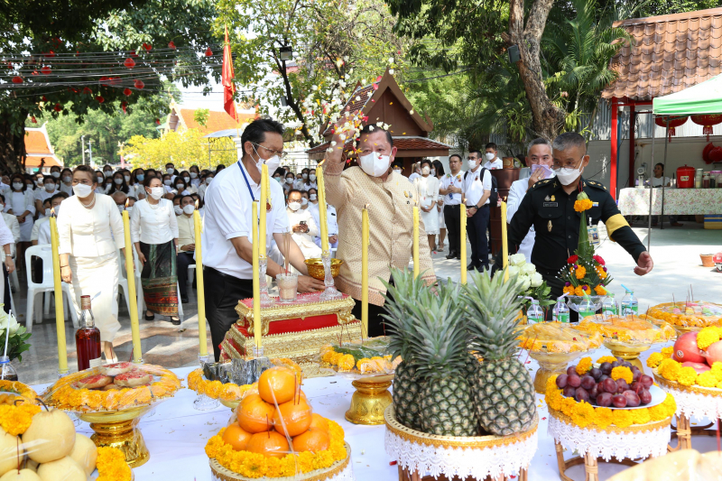 พิธีบวงสรวงดวงพระวิญญาณสมเด็จพระเจ้าตากสินมหาราช ณ ศาลสมเด็จพระเจ้ากรุงธนบุรีมหาราช วัดหงส์รัตนาราม ราชวรวิหาร กรุงเทพมหานคร