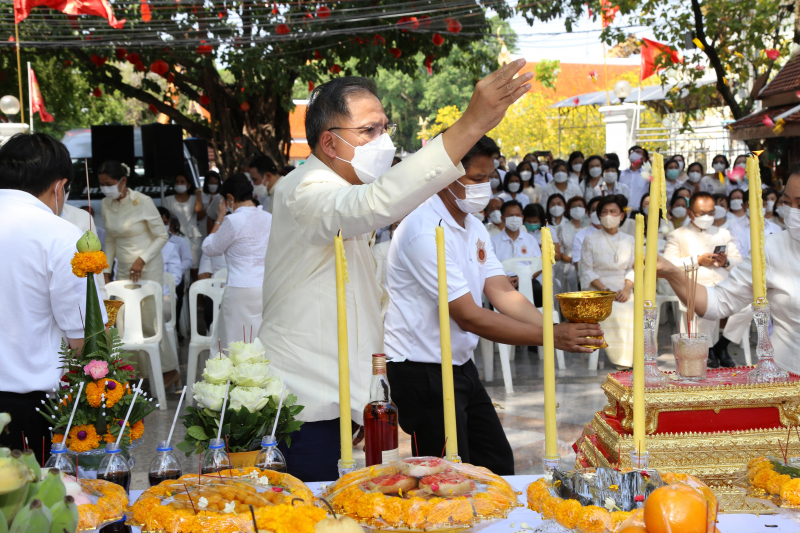 พิธีบวงสรวงดวงพระวิญญาณสมเด็จพระเจ้าตากสินมหาราช ณ ศาลสมเด็จพระเจ้ากรุงธนบุรีมหาราช วัดหงส์รัตนาราม ราชวรวิหาร กรุงเทพมหานคร