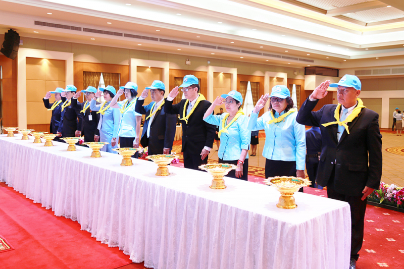 พิธีรับหมวกและผ้าพันคอพระราชทาน