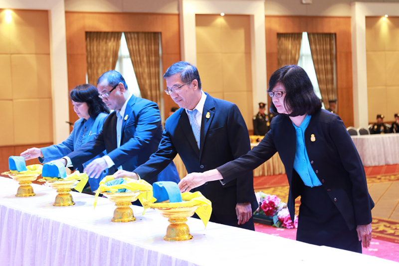 พิธีรับหมวกและผ้าพันคอพระราชทาน