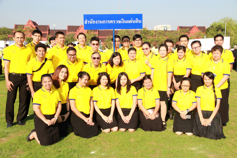 สตง.ร่วมเดินริ้วขบวนอัญเชิญพุ่มดอกไม้ถวายราชสดุดีถวายบังคม 5 ธันวาคม 2561