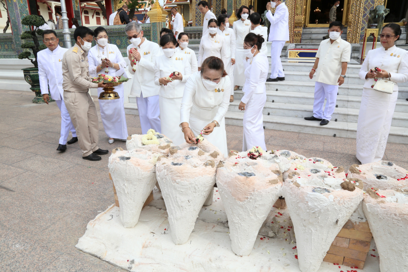  สมเด็จพระอริยวงศาคตญาณ สมเด็จพระสังฆราช สกลมหาสังฆปริณายก ทรงเป็นประธานในพิธีเททองหล่อองค์พระพุทธโสธร รุ่น มงคลแผ่นดิน 108 ณ วั