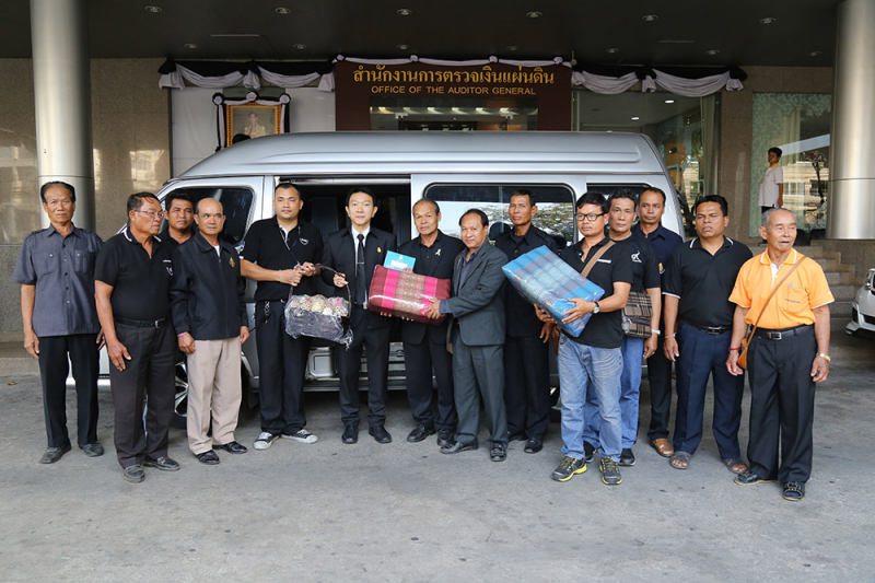 มอบรถยนต์แก่โรงเรียนบ้านโพนขวาว จ.อำนาจเจริญ