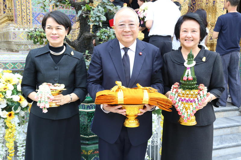 พิธีบำเพ็ญกุศลพระพุทธมนต์และทำบุญตักบาตร