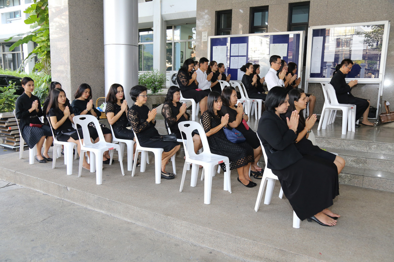 ทำบุญตักบาตรข้าวสารอาหารแห้ง ประจำเดือนเดือนมีนาคม 2560