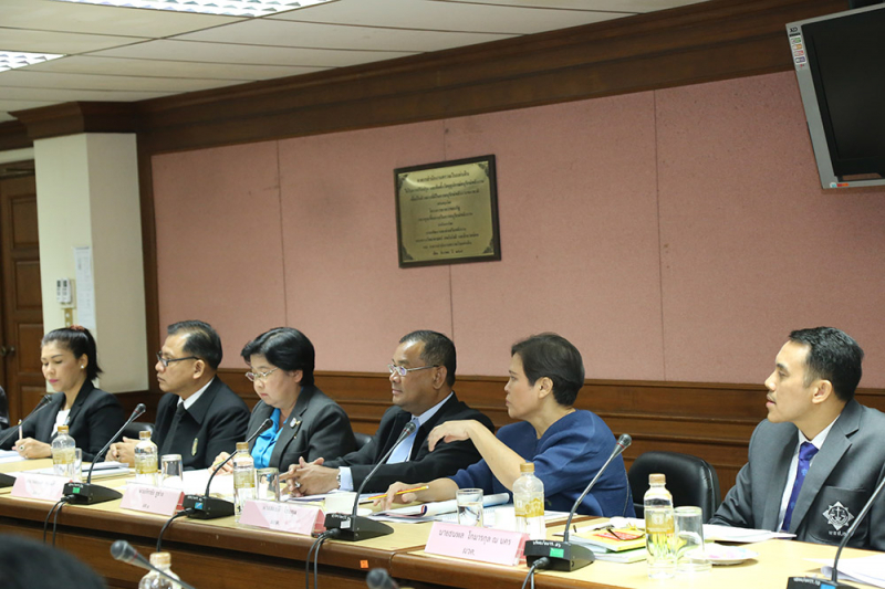 ทำบุญตักบาตรข้าวสารอาหารแห้ง ประจำเดือนเดือนเมษายน 2560