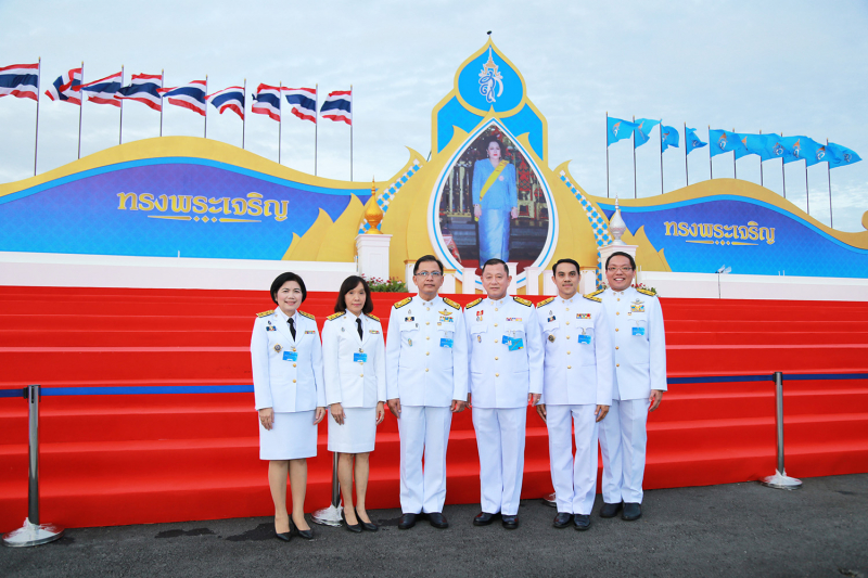 พิธีทำบุญตักบาตรถวายพระราชกุศล
