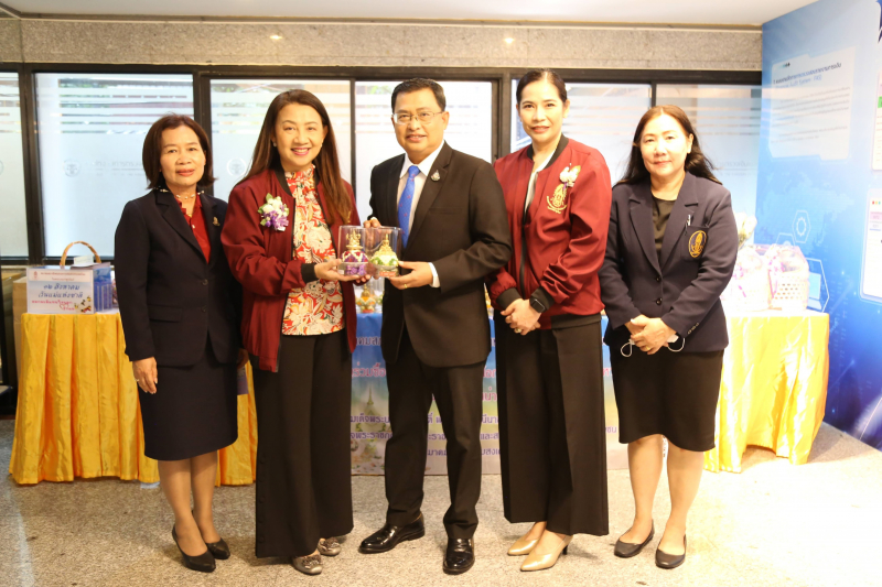 สำนักงานการตรวจเงินแผ่นดินร่วมสนับสนุนผลิตภัณฑ์ดอกมะลิของสมาคมสภาสังคมสงเคราะห์แห่งประเทศไทยฯ ณ สำนักงานการตรวจเงินแผ่นดิน