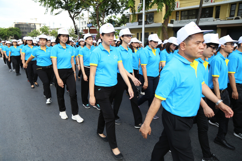 ร่วมริ้วขบวนอัญเชิญเครื่องราชสักการะ และร่วมพิธีจุดเทียนถวายพระพรชัยมงคล สมเด็จพระนางเจ้าสิริกิติ์ พระบรมราชินีนาถ ในรัชกาลที่ 9