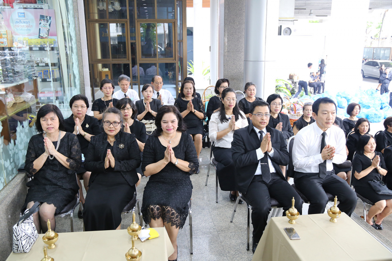 ทำบุญตักบาตรข้าวสารอาหารแห้ง ประจำเดือนเดือนพฤษภาคม 2560