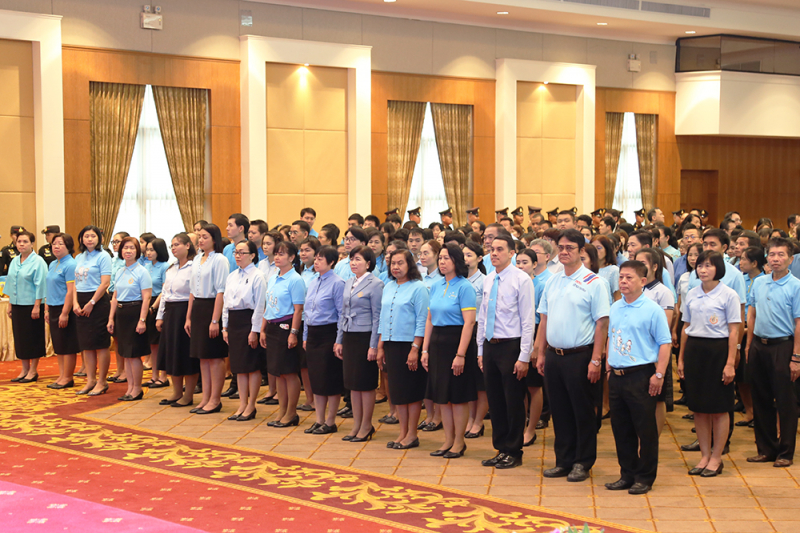 พิธีรับหมวกและผ้าพันคอพระราชทานในโครงการจิตอาสา “เราทำความ ดี ด้วยหัวใจ”