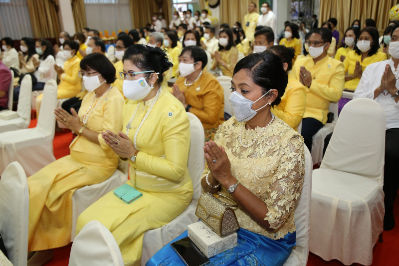 พิธีเจริญพระพุทธมนต์สมโภชผ้าพระกฐินพระราชทาน ประจำปี 2563 ณ วัดพระแก้ว พระอารามหลวง ตำบลเวียง อำเภอเมืองเชียงราย จังหวัดเชียงราย