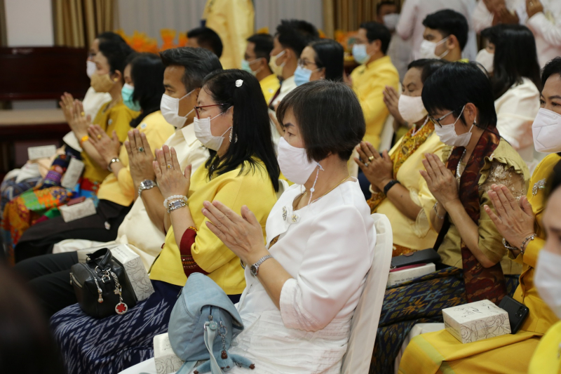 พิธีเจริญพระพุทธมนต์สมโภชผ้าพระกฐินพระราชทาน ประจำปี 2563 ณ วัดพระแก้ว พระอารามหลวง ตำบลเวียง อำเภอเมืองเชียงราย จังหวัดเชียงราย