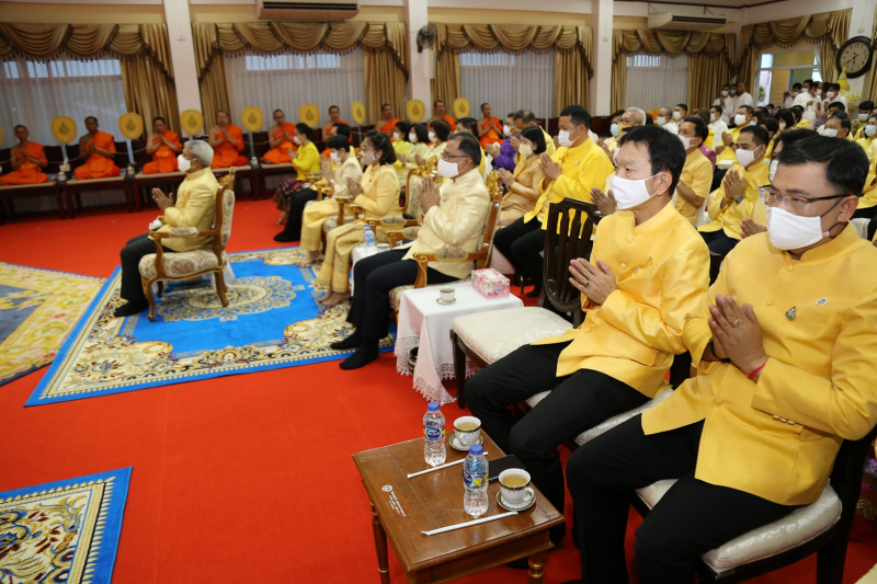 พิธีเจริญพระพุทธมนต์สมโภชผ้าพระกฐินพระราชทาน ประจำปี 2563 ณ วัดพระแก้ว พระอารามหลวง ตำบลเวียง อำเภอเมืองเชียงราย จังหวัดเชียงราย