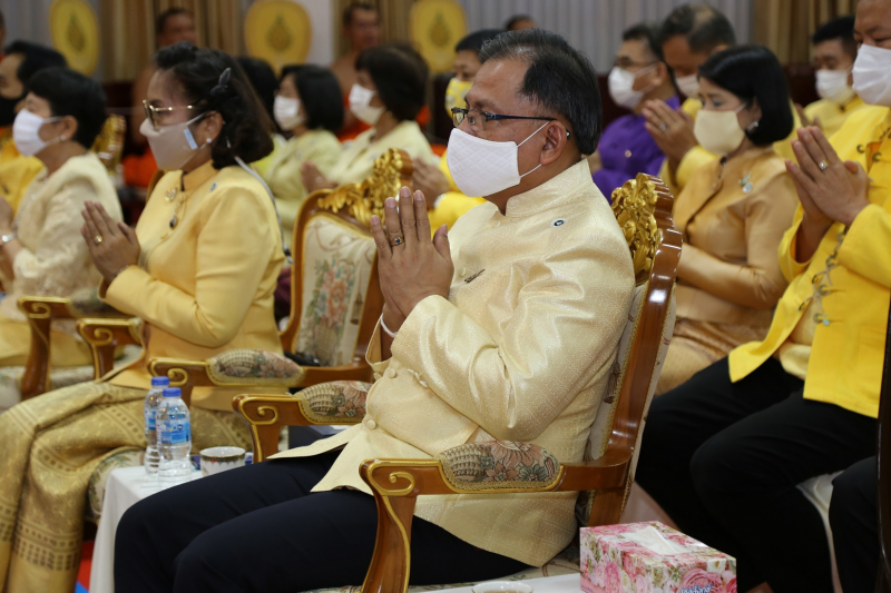 พิธีเจริญพระพุทธมนต์สมโภชผ้าพระกฐินพระราชทาน ประจำปี 2563 ณ วัดพระแก้ว พระอารามหลวง ตำบลเวียง อำเภอเมืองเชียงราย จังหวัดเชียงราย