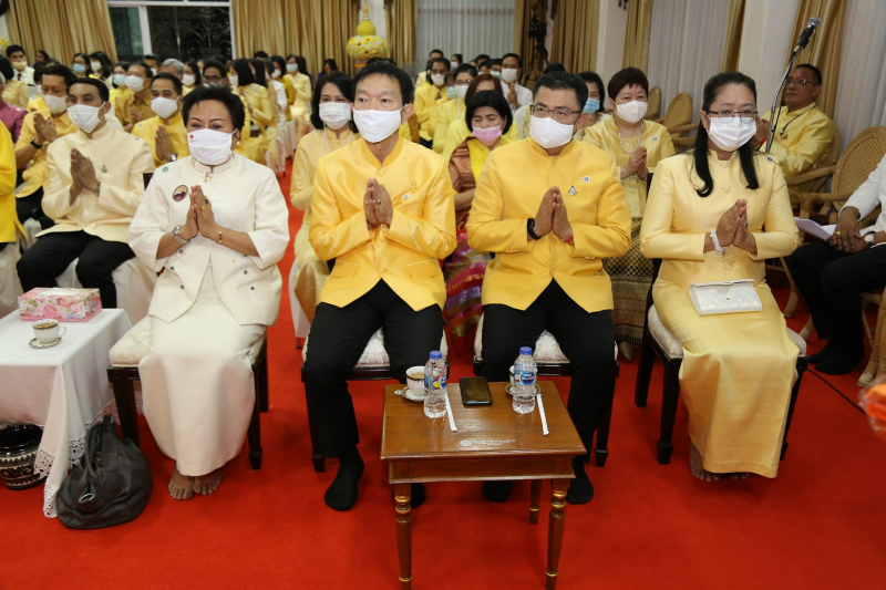 พิธีเจริญพระพุทธมนต์สมโภชผ้าพระกฐินพระราชทาน ประจำปี 2563 ณ วัดพระแก้ว พระอารามหลวง ตำบลเวียง อำเภอเมืองเชียงราย จังหวัดเชียงราย