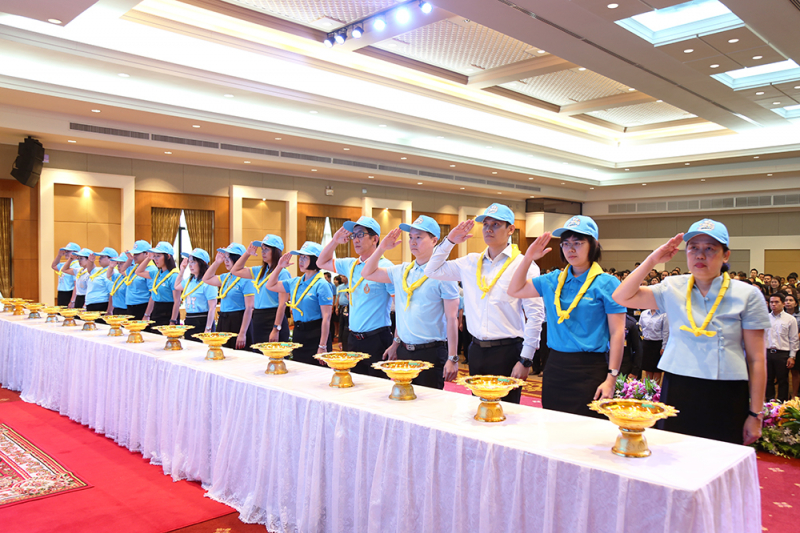 พิธีรับหมวกและผ้าพันคอพระราชทานในโครงการจิตอาสา “เราทำความ ดี ด้วยหัวใจ”