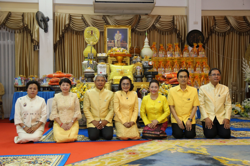 พิธีเจริญพระพุทธมนต์สมโภชผ้าพระกฐินพระราชทาน ประจำปี 2563 ณ วัดพระแก้ว พระอารามหลวง ตำบลเวียง อำเภอเมืองเชียงราย จังหวัดเชียงราย