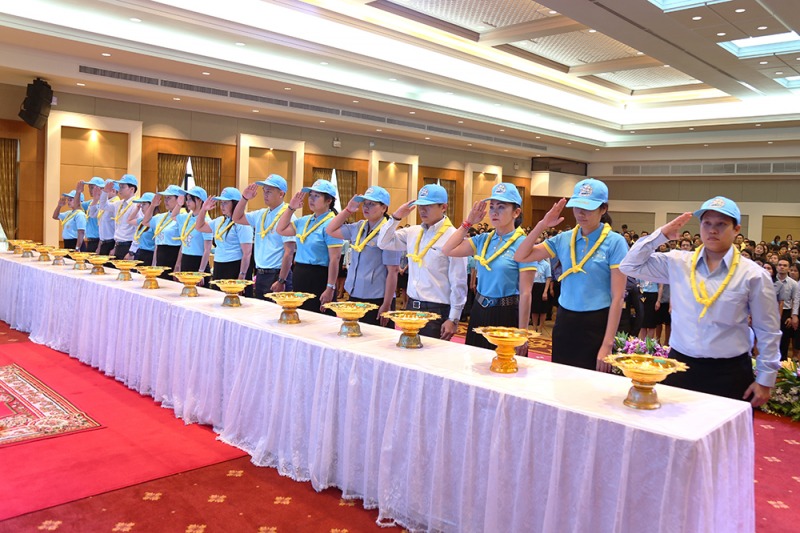 พิธีรับหมวกและผ้าพันคอพระราชทานในโครงการจิตอาสา “เราทำความ ดี ด้วยหัวใจ”