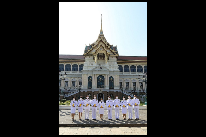 ลงนามถวายพระพรพระบาทสมเด็จพระเจ้าอยู่หัว และสมเด็จพระนางเจ้าฯ พระบรมราชินี เนื่องในโอกาสวันขึ้นปีใหม่ พุทธศักราช 2564
