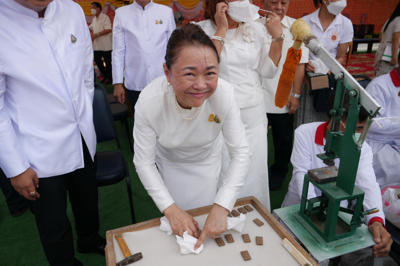 พิธีเททองหล่อพระพุทธโสธร รุ่น มงคลแผ่นดิน 108