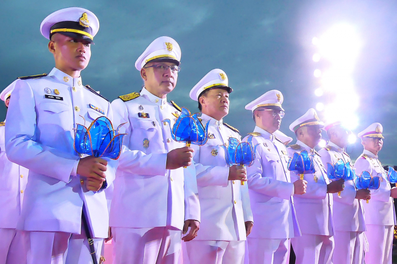 ร่วมริ้วขบวนอัญเชิญเครื่องราชสักการะ และร่วมพิธีจุดเทียนถวายพระพรชัยมงคล สมเด็จพระนางเจ้าสิริกิติ์ พระบรมราชินีนาถ ในรัชกาลที่ 9