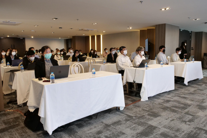 พิธีเปิดโครงการฝึกอบรมเชิงปฏิบัติการ หลักสูตร “การวิศวกรรมความรู้ความสำเร็จในการพัฒนาระบบปัญญาประดิษฐ์เพื่อการตรวจสอบ” ณ โรงแรม