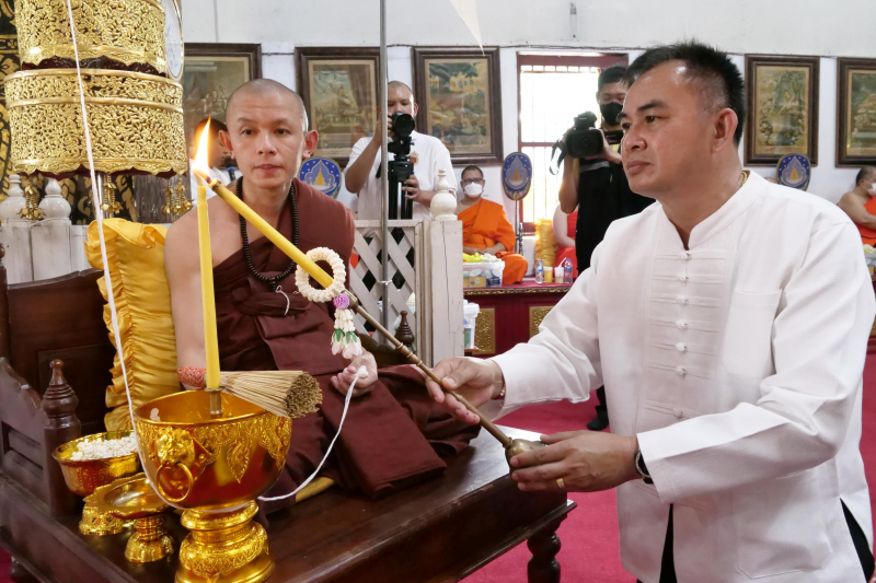 2566-03-30 พิธีอธิษฐานจิตมวลสาร แผ่นจาร และแผ่นดวงชะตา พระพุทธโสธร รุ่น มงคลแผ่นดิน 108 ณ วัดพระธาตุหริภุญชัยวรมหาวิหาร จังหวัดล