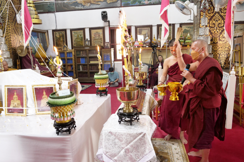 2566-03-30 พิธีอธิษฐานจิตมวลสาร แผ่นจาร และแผ่นดวงชะตา พระพุทธโสธร รุ่น มงคลแผ่นดิน 108 ณ วัดพระธาตุหริภุญชัยวรมหาวิหาร จังหวัดล