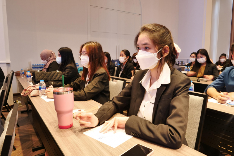 ศาสตราจารย์ ดร. อรพิน ผลสุวรรณ์ สบายรูป กรรมการตรวจเงินแผ่นดิน ให้เกียรติเป็นวิทยากรบรรยายโครงการพัฒนาข้าราชการใหม่ ปีงบประมาณ 2