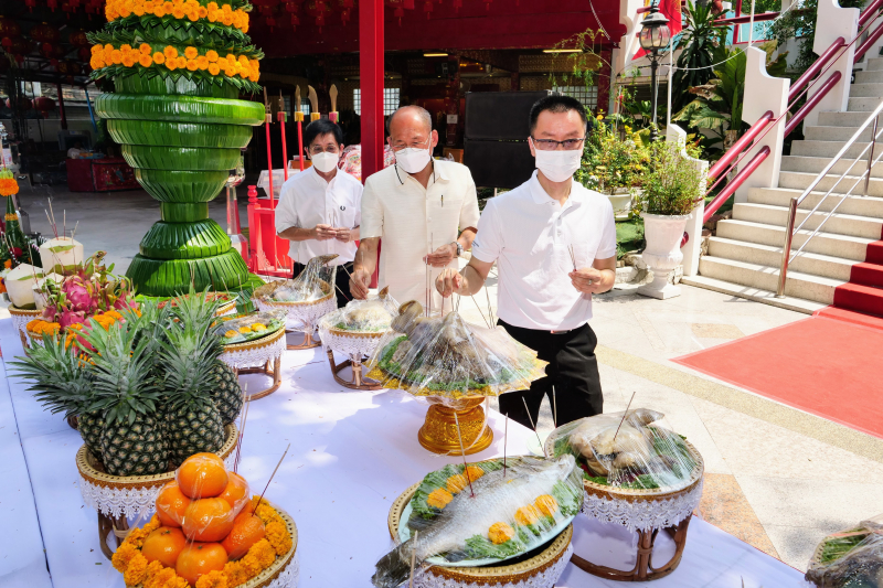 พิธีบวงสรวงดวงพระวิญญาณสมเด็จพระเจ้าตากสินมหาราช ณ ศาลสมเด็จพระเจ้ากรุงธนบุรีมหาราช วัดหงส์รัตนาราม ราชวรวิหาร กรุงเทพมหานคร