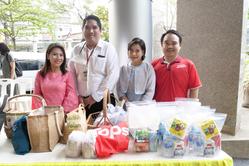 พิธีเจริญพระพุทธมนต์และทำบุญตักบาตร คณะสงฆ์ จำนวน 9 รูป