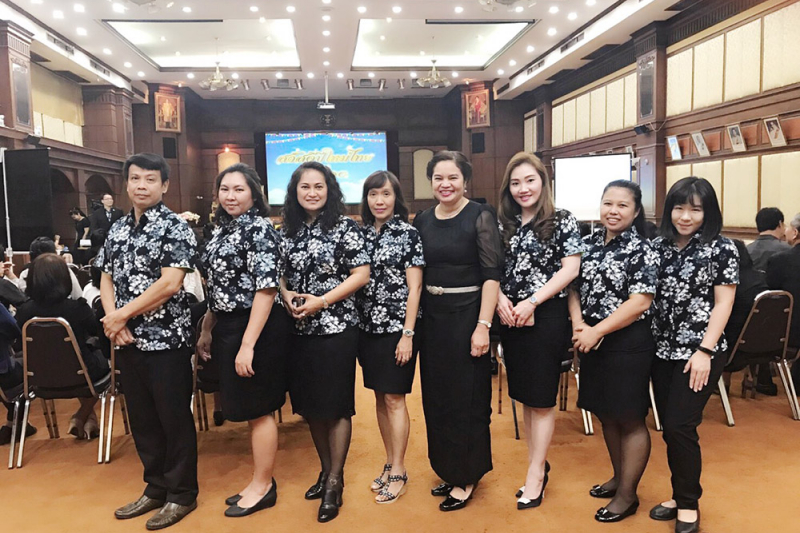 พิธีสรงน้ำพระและรดน้ำขอพร