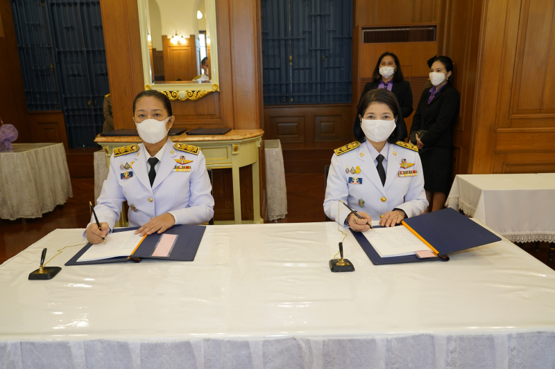 สำนักงานการตรวจเงินแผ่นดินถวายแจกันดอกไม้และลงนามถวายพระพรสมเด็จพระกนิษฐาธิราชเจ้า กรมสมเด็จพระเทพรัตนราชสุดา ฯ สยามบรมราชกุมารี