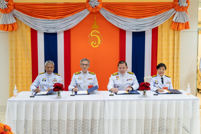 สำนักงานการตรวจเงินแผ่นดินถวายแจกันดอกไม้และลงนามถวายพระพรชัยมงคลสมเด็จพระเจ้าลูกเธอ เจ้าฟ้าสิริวัณณวรี นารีรัตนราชกัญญา