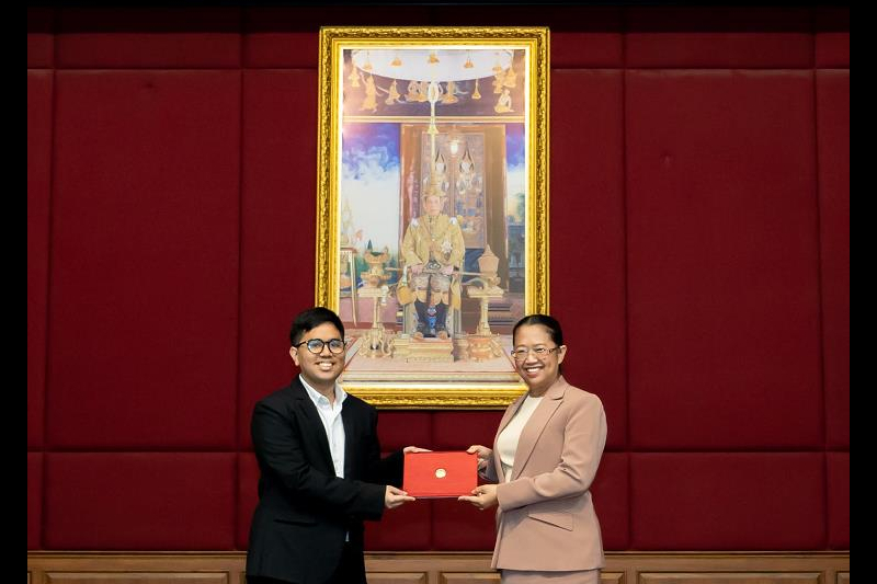 พิธีมอบประกาศนียบัตรโครงการพัฒนาข้าราชการใหม่ 