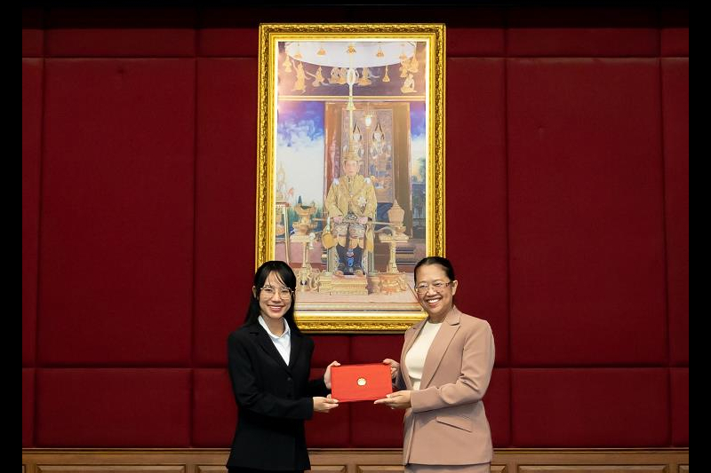 พิธีมอบประกาศนียบัตรโครงการพัฒนาข้าราชการใหม่ 