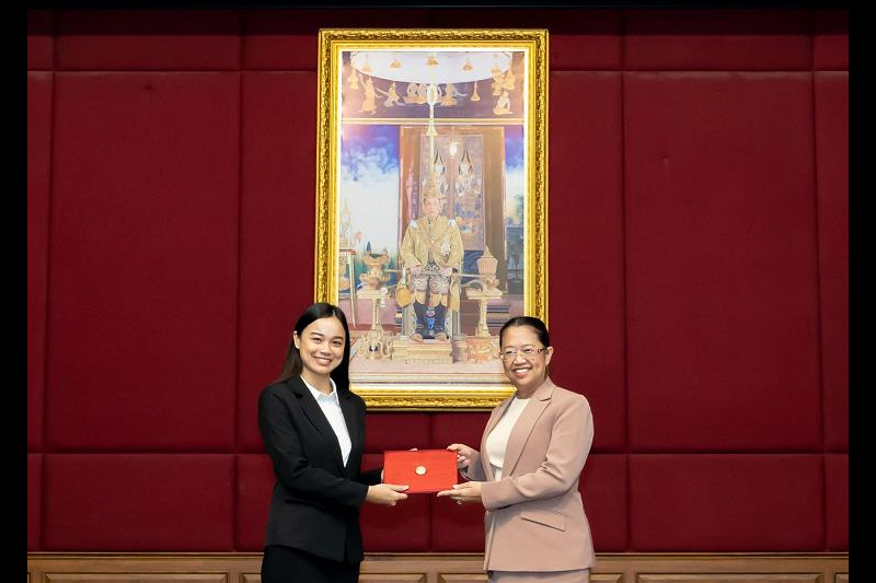 พิธีมอบประกาศนียบัตรโครงการพัฒนาข้าราชการใหม่ 