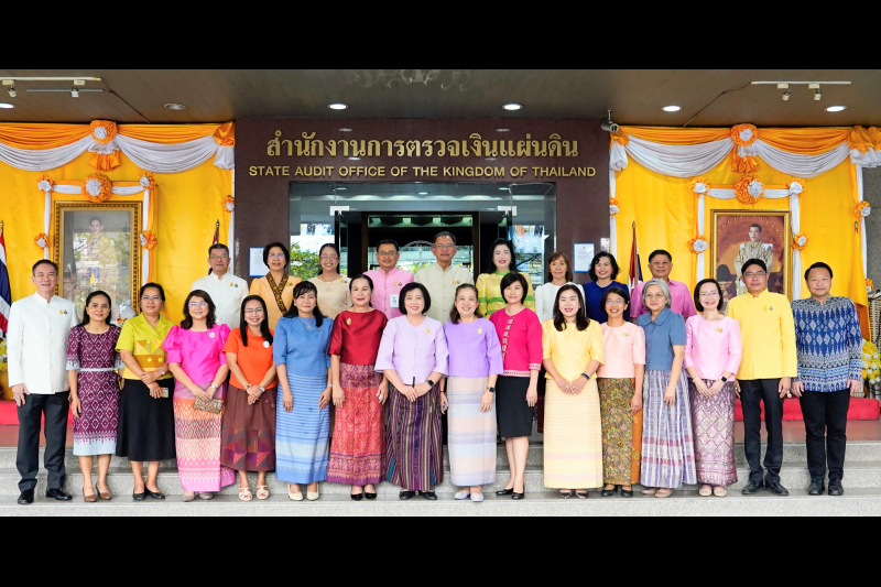 พิธีเจริญพระพุทธมนต์และทำบุญตักบาตร คณะสงฆ์ จำนวน 9 รูป