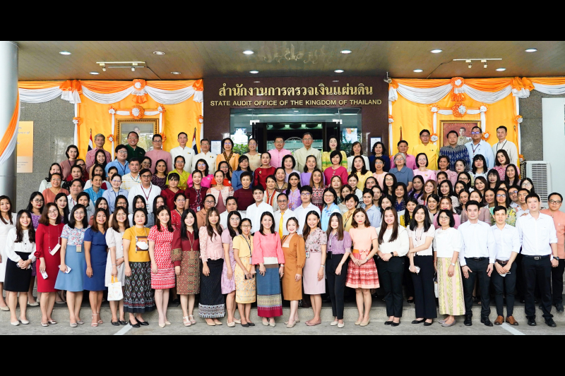 พิธีเจริญพระพุทธมนต์และทำบุญตักบาตร คณะสงฆ์ จำนวน 9 รูป
