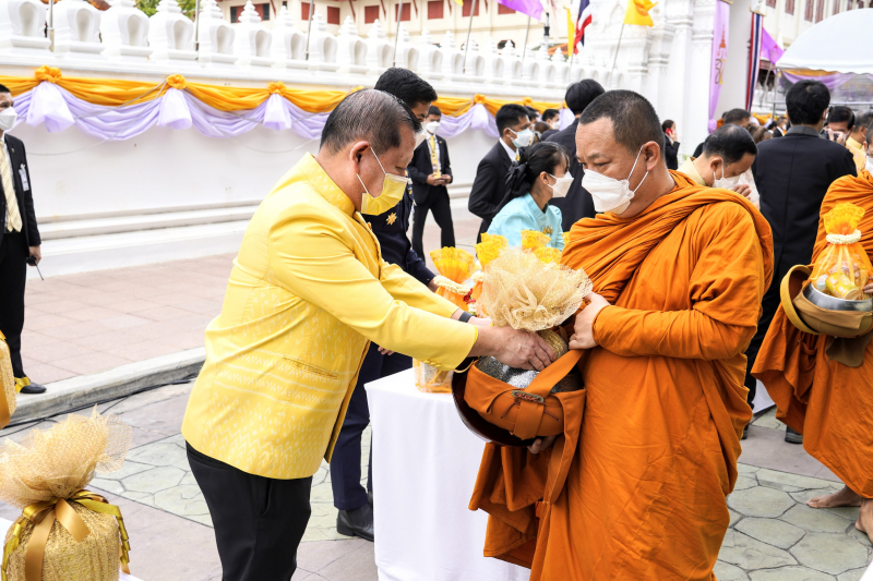พิธีทำบุญตักบาตรถวายพระกุศล งานฉลองพระชนมายุ 8 รอบ สมเด็จพระอริยวงศาคตญาณ 